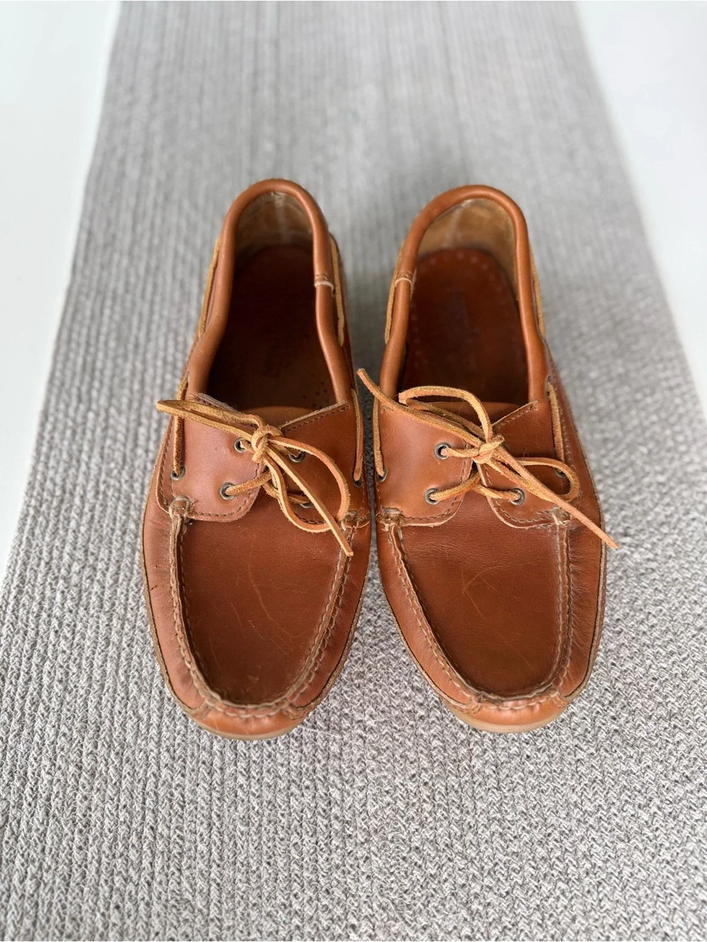 Minnetonka Chestnut Genuine Leather Loafers Boat Shoes Size 11.5